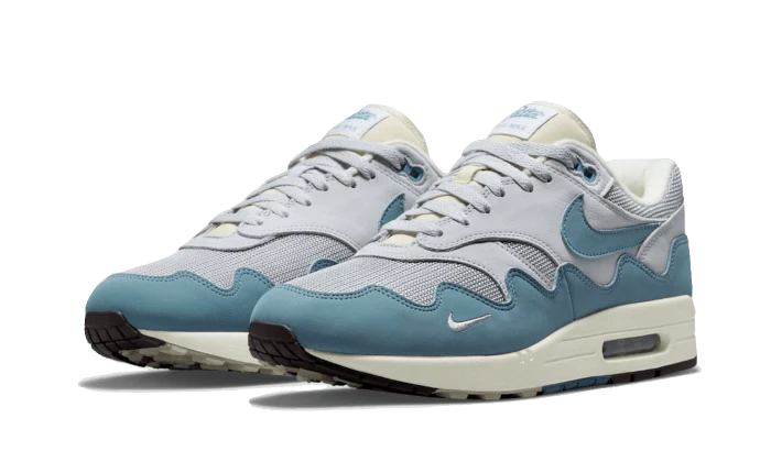 Basket blanc bleu gris suede daim cuir air max 1 nike patta