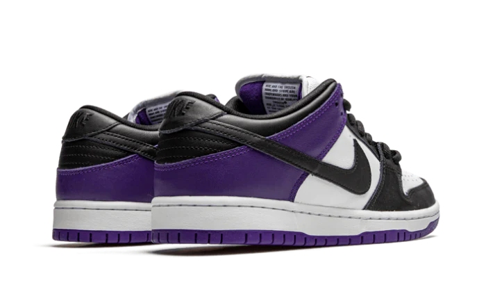 Basket blanc noir violet cuir dunk low sb skateboard nike