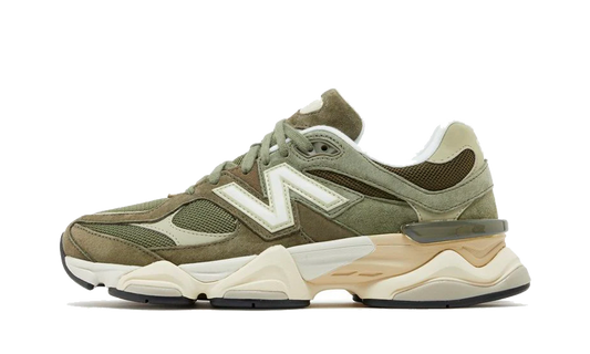 sneakers New Balance 9060 coloris dark camo sandstone exclusivité JD Sport vert camouflage sneakers authentique